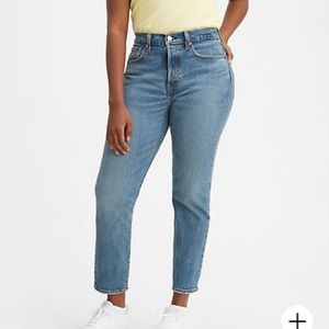 Levi’s Wedgie Fit Ankle Jeans